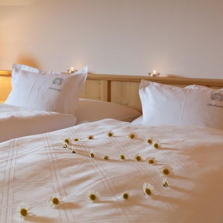 Hotel Laerchenhof Natur Seefeld in Tirol Habitación foto